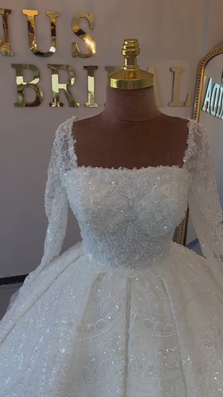 G21-029A - فستان زفاف عاجي أنيق منفوش